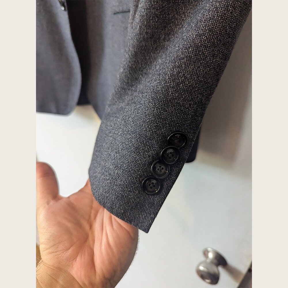 TAGLIATORE - 2-piece wool blend suit - Sz 52/9 - Picture 5 of 15
